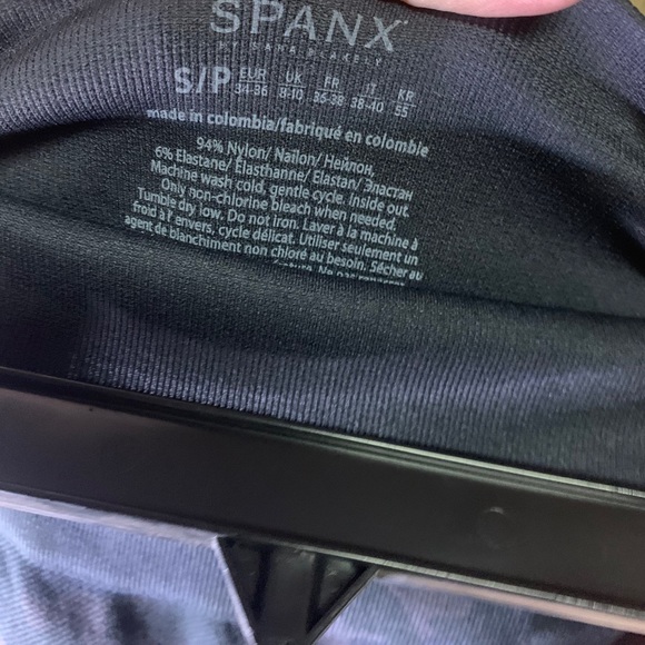 SPANX LOOK AT ME NOW CROPPED LEGGINGS - Picture 4 of 5